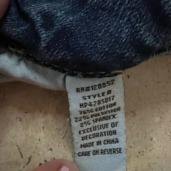 *Vintage*  Y2K Hot Kiss Gold Chain Embellished Skinny Lily Jeans Size 3 - Picture 7 of 7